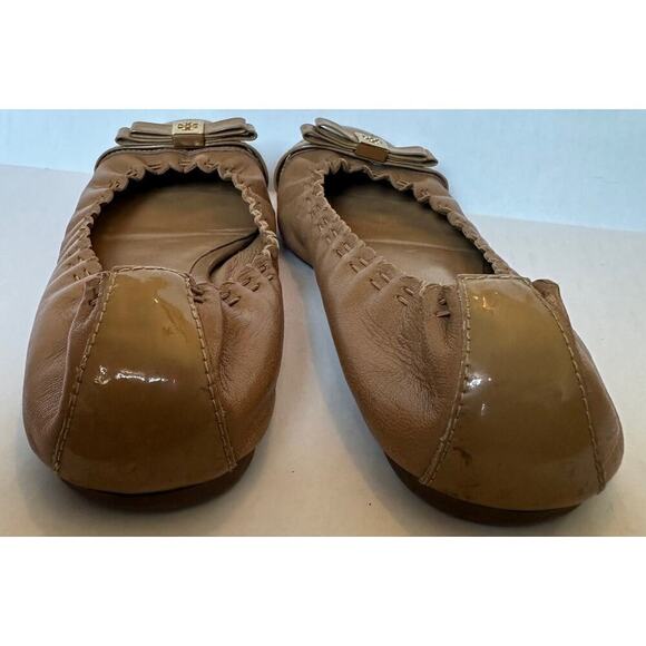 Tory Burch Tan Romy Leather Patent Medallion Logo Bow Ballet Flats Size 7 - Picture 6 of 8